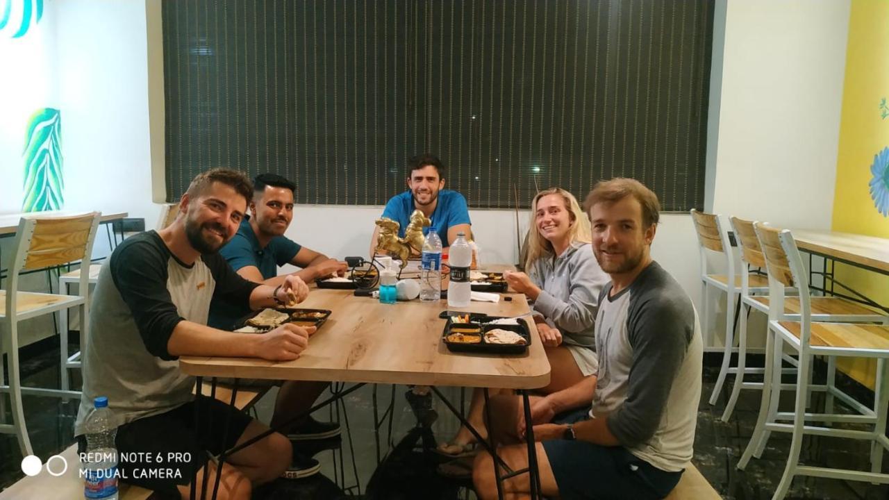 Coliwo Un - Viman Nagar Hostel Πούνε Εξωτερικό φωτογραφία
